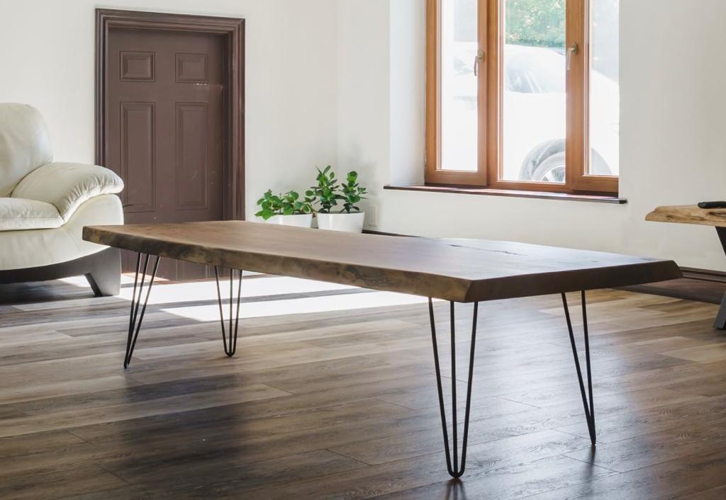 Nature’s Centerpiece: Designing the Perfect Live Edge Coffee Table